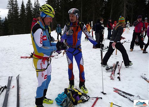 Vítězové kategorie veteránů a v celkovém pořadí čtvrtí Zdeněk Kříž a Petr Novák