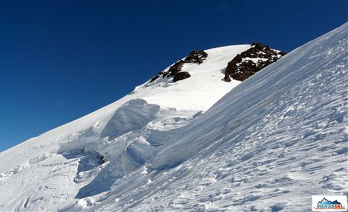 Zavěrečný výstup na Kazbek, když se jde normálkou, má to být nejtěžší z celé trasy.