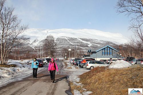 Martina s Lenkou při odjezdu z Abiska, míříme do norského Narviku