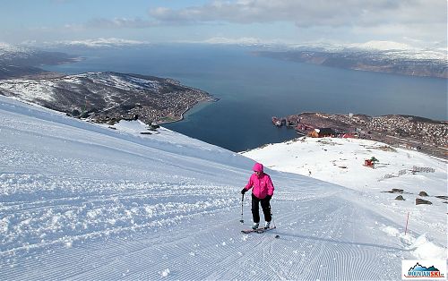 Vysoko nad vodní hladinou