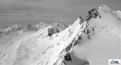 Zleva Monte Rosa, Lyskamm, Allalinhorn a Dom