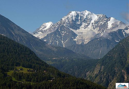 Fletschhorn a jeho výrazný žlab v celé své kráse - zdroj internet