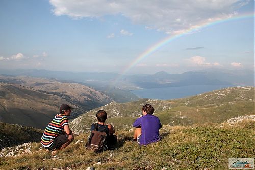 Ukázková duha nad Prespanským jezerem