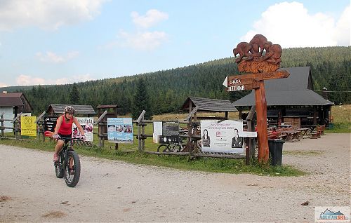 Na fatbike není sníh potřeba, stačí údolí Jizery