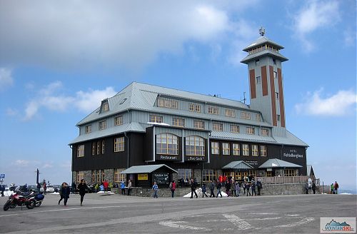 Vrchol Fichtelbergu - uklizeno a všude asfalt