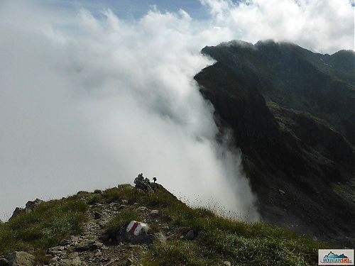 Serbota, aneb stezka v oblacích v úseku s řetězy, foto: Soňa Mravcová