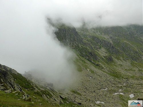 Obchozí žlutá trasa mířila do údolí a pak zase na hřeben, foto: Soňa Mravcová