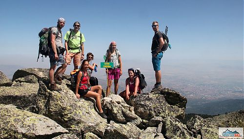 Stiv (2485 m) - odtud začíná nejzajímavější část Rocky trail do lyžařského střediska