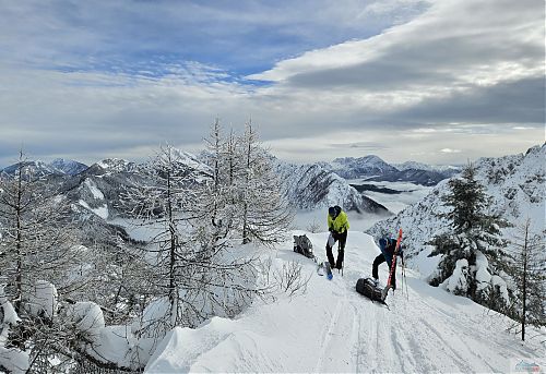Výhled z hraničního hřebene do Slovinska