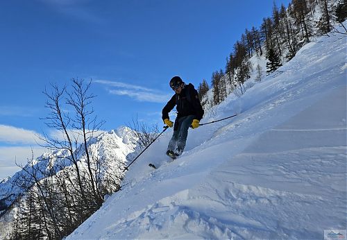 Sníh se měnil mezi prašanem, betonem, firnem, vyfoukanými plochami a krustou