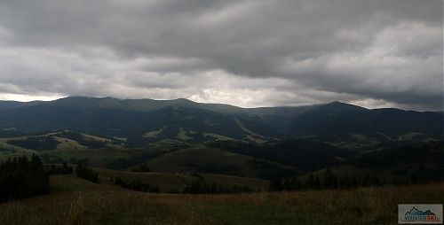 Výhled na podmračenou poloninu Boržava