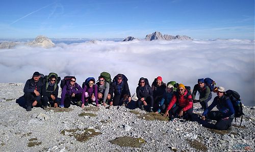 Skupinové foto v dokonalém počasí