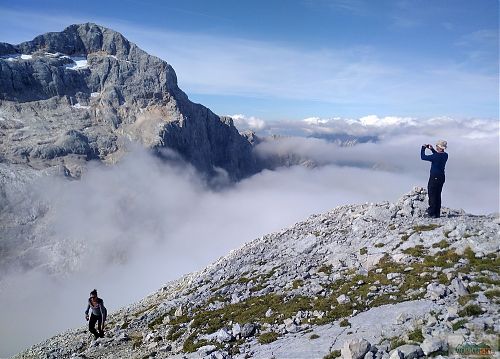 Výhled z Begunjskiho vrhu na Triglav