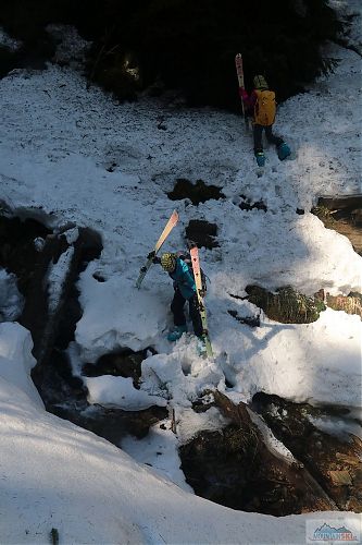 Pro zvýšení zábavnosti bylo zařazeno i brodění potoka