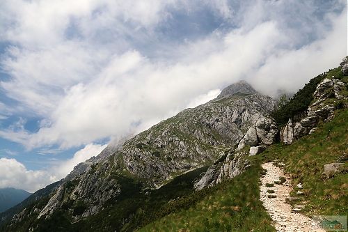 Z Cojzovy koči směr Grintovec