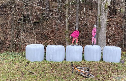 Cestou od studánky Zlatnica jsme se trochu odreagovaly