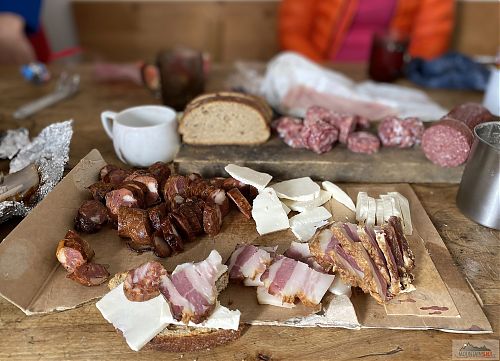 Naše malé občerstvení po návratu z túry, foto Zuzana Kořínková